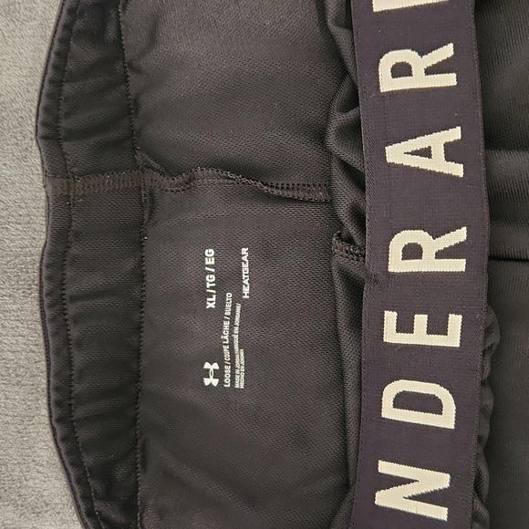 Under Armour Shorts XL - Picture 3 of 8